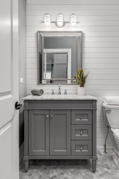 Vanity Refacing in Floresville
